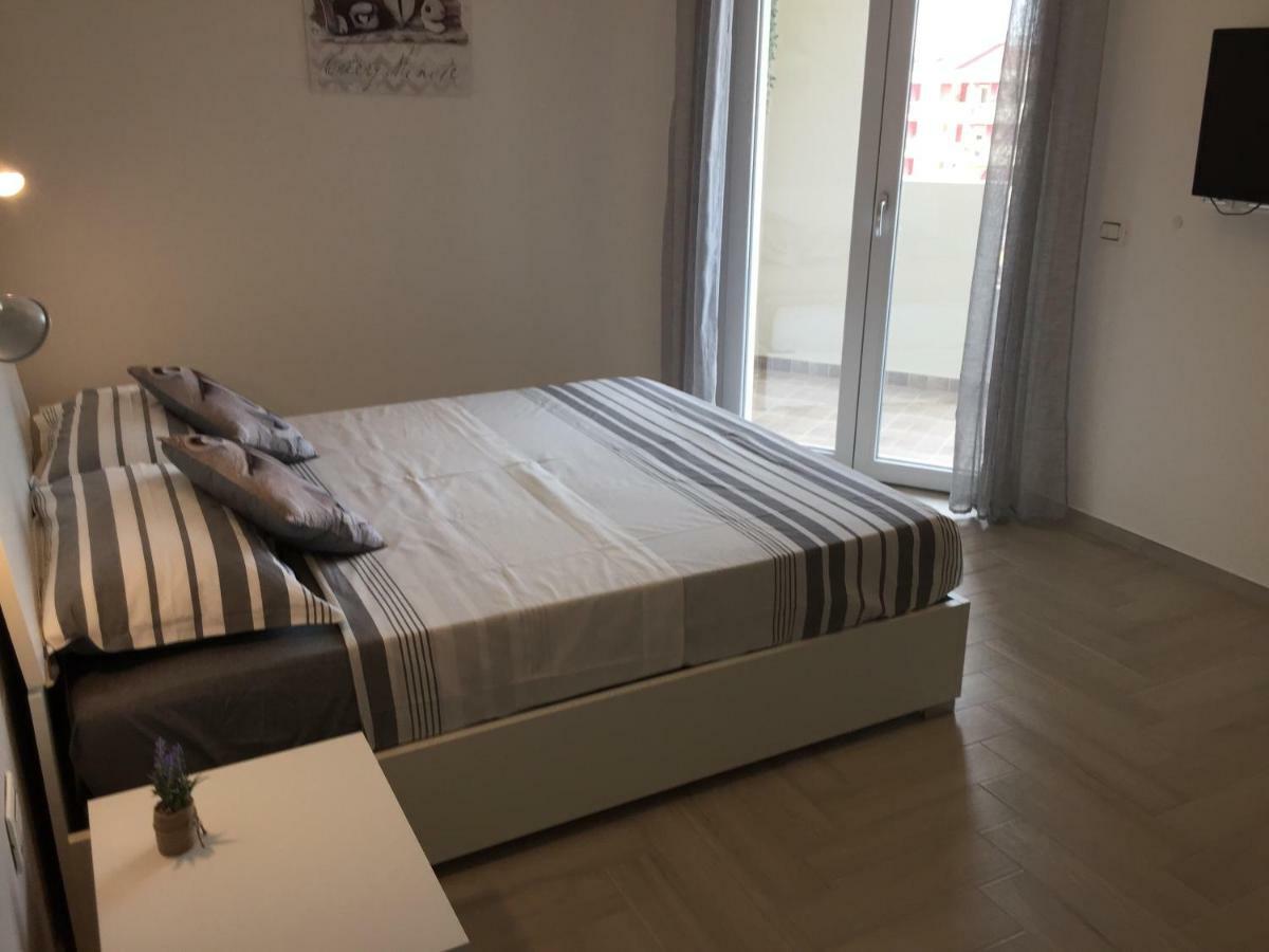 Le Domus Modern Apartments Cagliari Su Forti Exterior foto